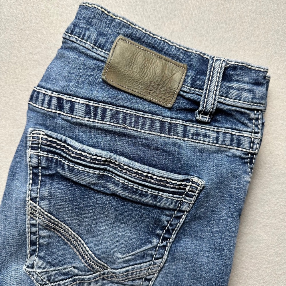BKE Tyler Jeans Mens 32x36 Blue Medium Wash Straight Leg Contrast Stitch
